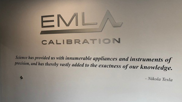 a sign on the wall that says emla calibraton