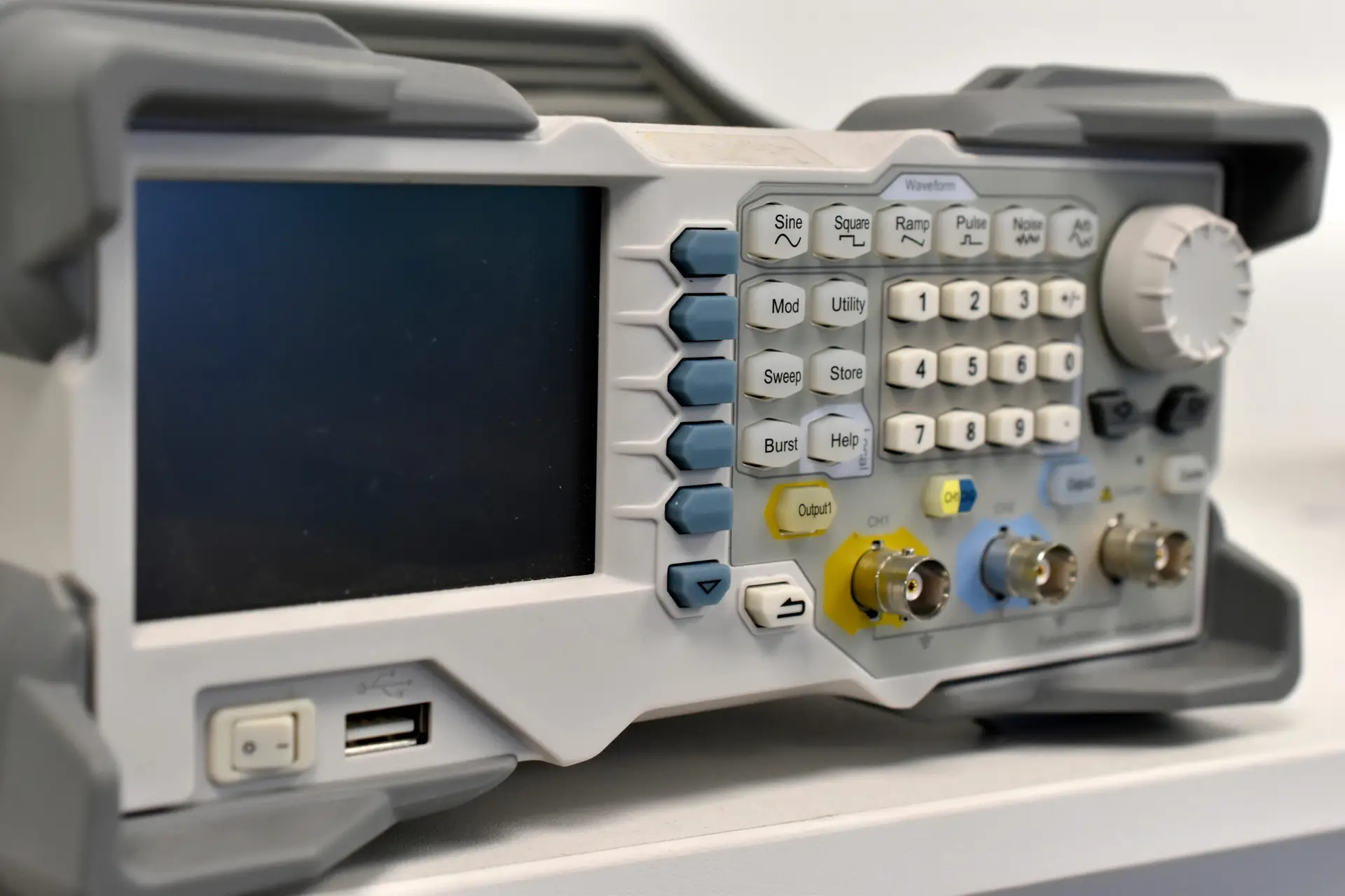 Signal Generators: Precision Calibration Guide - EML Calibration